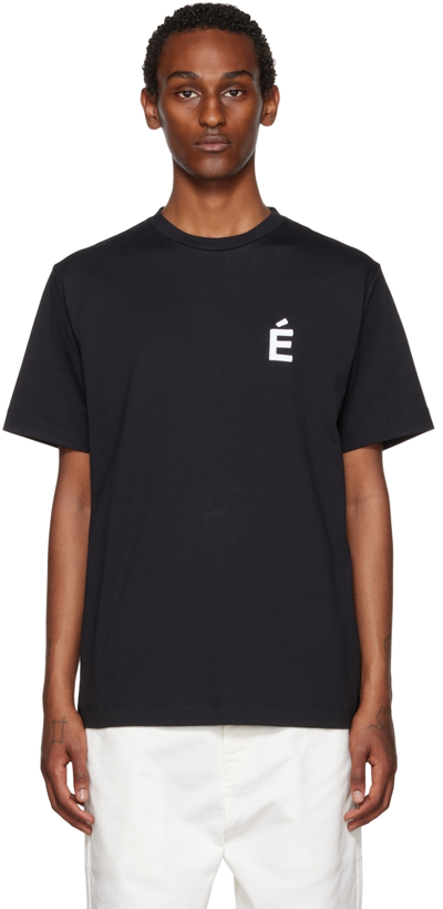 Etudes Studio Chest Logo-print Detail T-shirt In Black