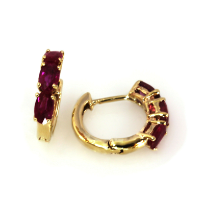 Pre-owned Jewelry By Arsa 1.5 Ctw Natural Deep Red Ruby 14k Yellow Gold Huggie 3 Stone Hoop Earrings 15 Mm