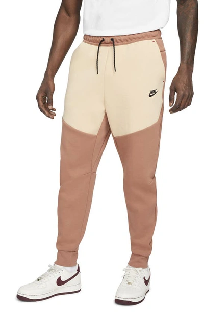 Nike Tech Fleece Jogger Sweatpants In Clay/ White/ Black