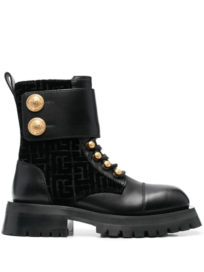 Balmain Embossed-button Detail Ankle Boots In Negro
