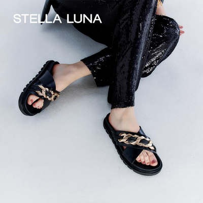 Stella Luna 女鞋2022春夏新款拖鞋时尚优雅链条凉鞋拖鞋外穿 In Black