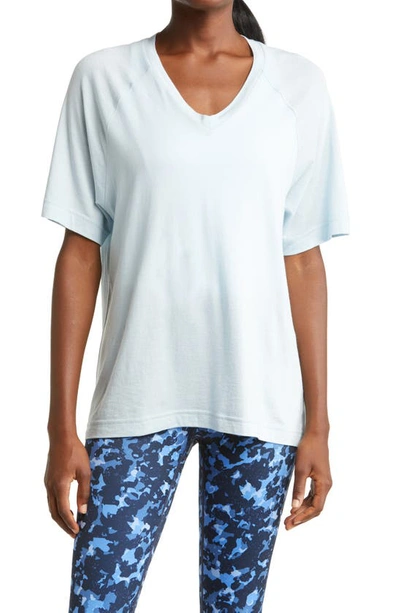 Zella V-neck Raglan Sleeve T-shirt In Blue Cashmere