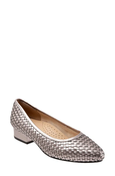 Trotters Jade Woven Pointed Toe Shoe In Pewter