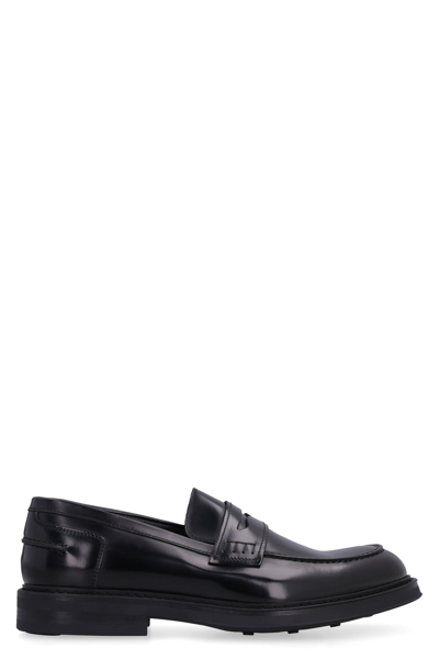 Doucal's Calfskin Loafers In Black