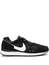 Nike Venture Runner Low-top Sneakers In Black