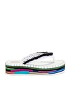 Chloé Lou Braided Colorblock-sole Thong Sandals In White - Black