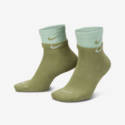 Nike Everyday Plus Cushioned Training Ankle Socks In Green