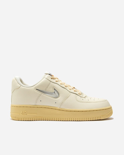 Nike Wmns Air Force 1 '07 Lx Trainers Coconut Milk In White