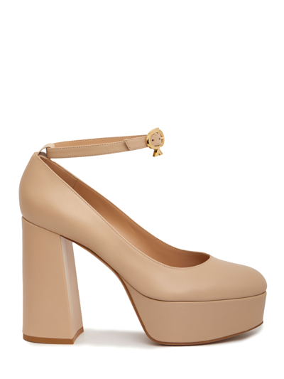 Gianvito Rossi Vernice Platform Leather Pumps In Nude