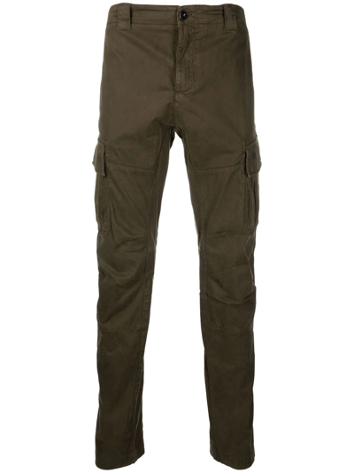 C.p. Company Logo-patch Tapered Cargo Trousers In Grün