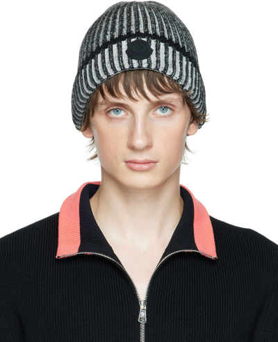 Moncler Logo-patch Ribbed Beanie In Grey