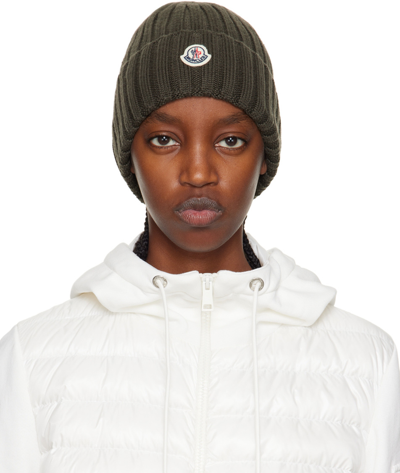 Moncler Logo Rib Virgin Wool Beanie In 绿色