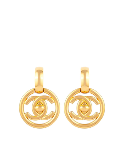 Pre-owned Chanel 1997 Cc Turn-lock Dangle Clip-on Earrings In 金色