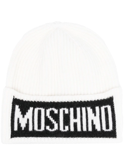 Moschino Logo-intarsia Ribbed Beanie In Weiss