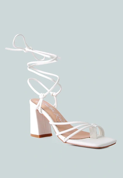 London Rag Piri Toe Ring Tie Up Block Sandals In White