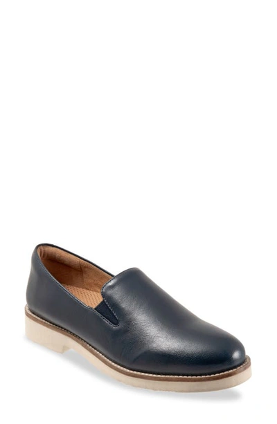 Softwalk Whistle Ii Slip-on Loafer In Navy