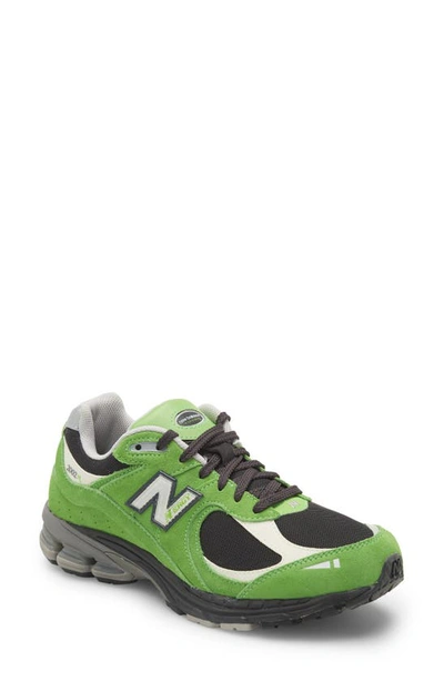 New Balance 2002r Sneaker In Green Apple/ Phantom