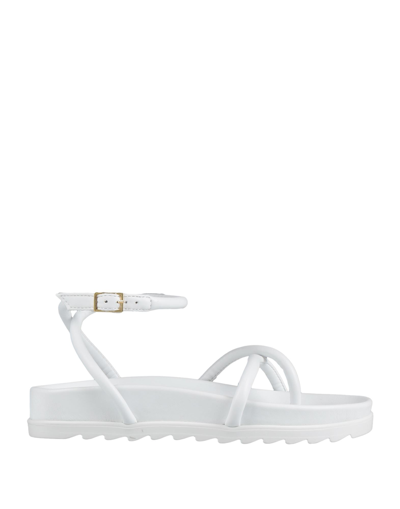 Chiara Ferragni Toe Strap Sandals In White