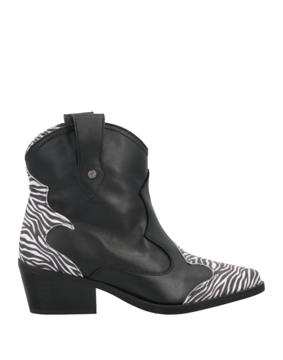 Manila Grace Ankle Boots In Black