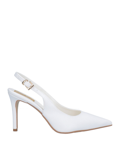 Geneve Pumps In White