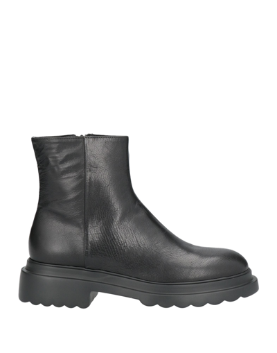 Pomme D'or Ankle Boots In Black