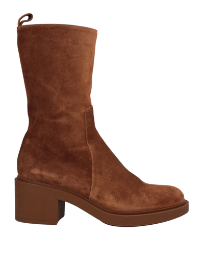 Gianvito Rossi Ankle Boots In Tan