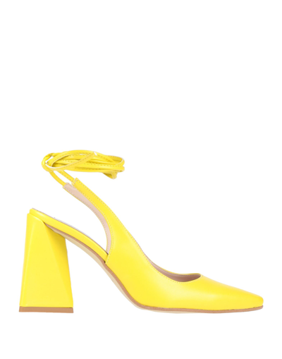 Geneve Pumps In Yellow