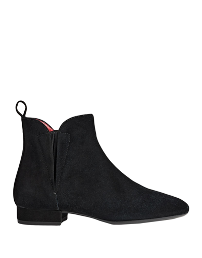 Pas De Rouge Ankle Boots In Black