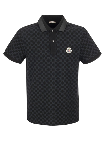 Moncler Monogram Logo Patch Short Sleeved Polo Shirt In Black