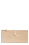 Hobo Taylor Leather Wallet In Blush