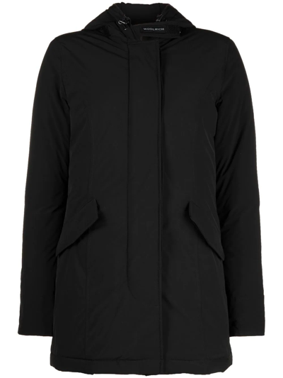 Woolrich Hooded Padded Jacket In Schwarz