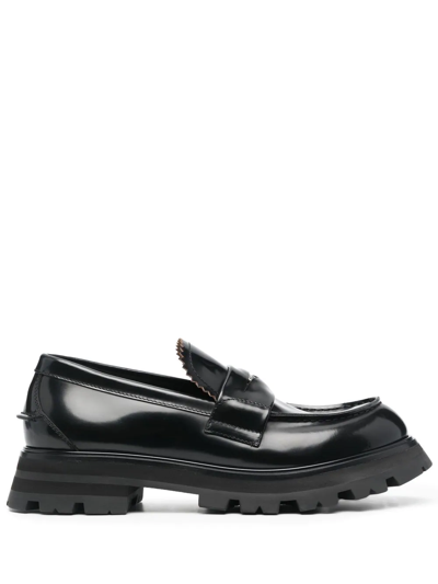 Alexander Mcqueen Glossed-leather Exaggerated-sole Loafers In Nero