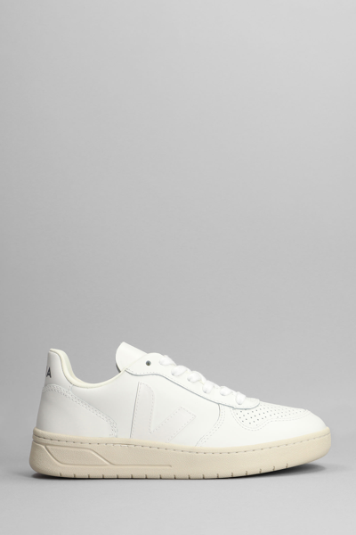 Veja V-10 Sneakers In White Leather In Bianco