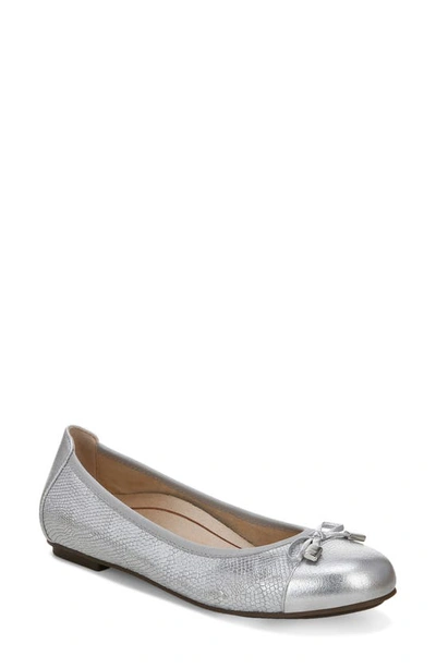 Vionic Minna Cap Toe Flat In Silver