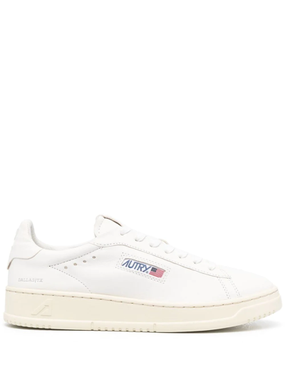 Autry Logo-patch Lace-up Sneakers In Weiss