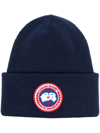 Canada Goose Logo-patch Knitted Beanie In Blau