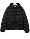 STONE ISLAND JUNIOR LOGO-PATCH HOODED PUFFER JACKET