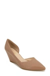 Reaction Kenneth Cole Eltinn Wedge Pump In Classic Tan