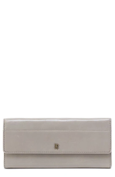 Hobo Jill Large Leather Trifold Wallet In Driftwood