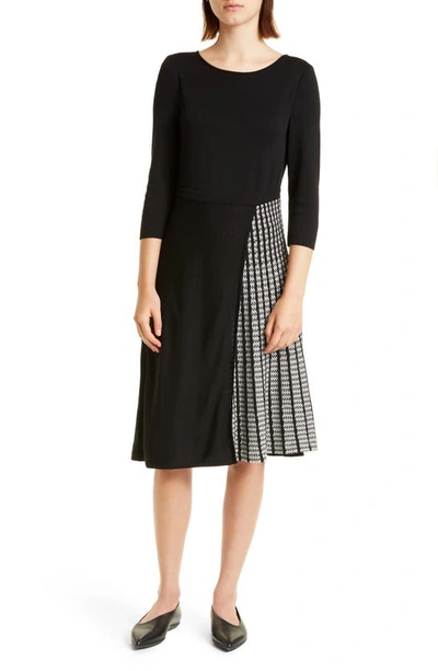 Misook Pleated Contrast Panel Soft Knit Dress In Blacknew Ivory
