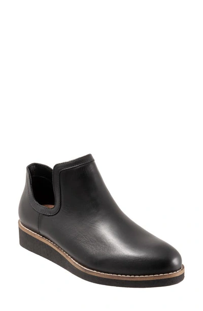 Softwalk Woodbury Leather Bootie In Black