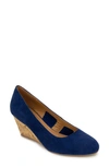 Andre Assous Khloe Featherweight Wedge Pump In Navy