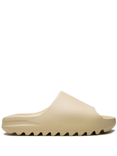 Adidas Originals Yeezy "bone (2022 Restock)" Slides In Brown