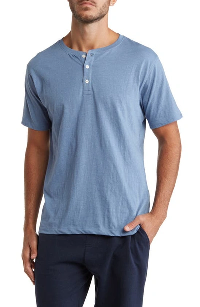 Slate & Stone Short Sleeve Henley In Light Blue Heather