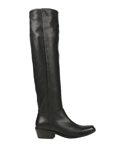 Janet & Janet Knee Boots In Black