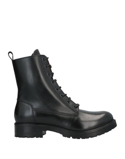 Boemos Ankle Boots In Black