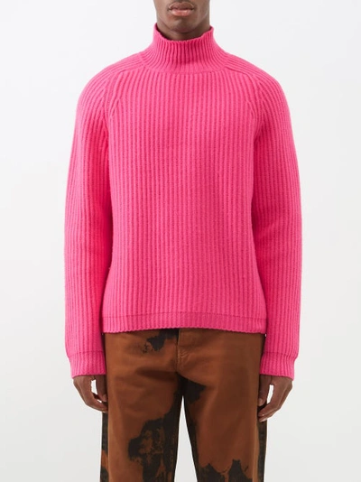 Jw Anderson Ribbed-knit Merino Roll-neck Sweater In Pink