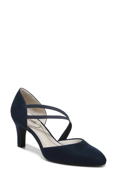 Lifestride Grace Pump In Lux Navy Fabric