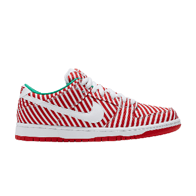 Pre-owned Nike Sb Dunk Low 'candy Cane' In Red