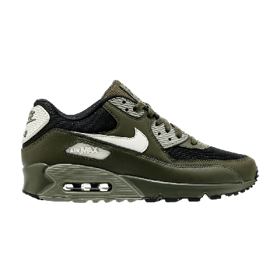 Pre-owned Nike Air Max 90 Essential In Black